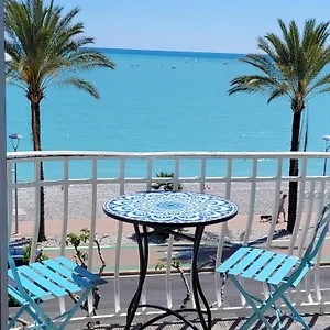 https://appartement-au-cros-de-cagnes.fr-provencehotel.com